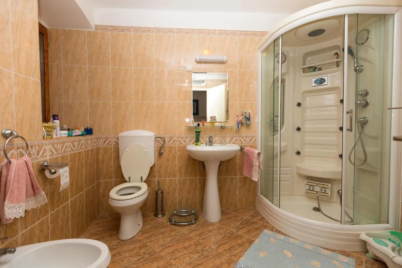 Holiday House Juliette 100M From The Beach Nerezine Casa vacanze